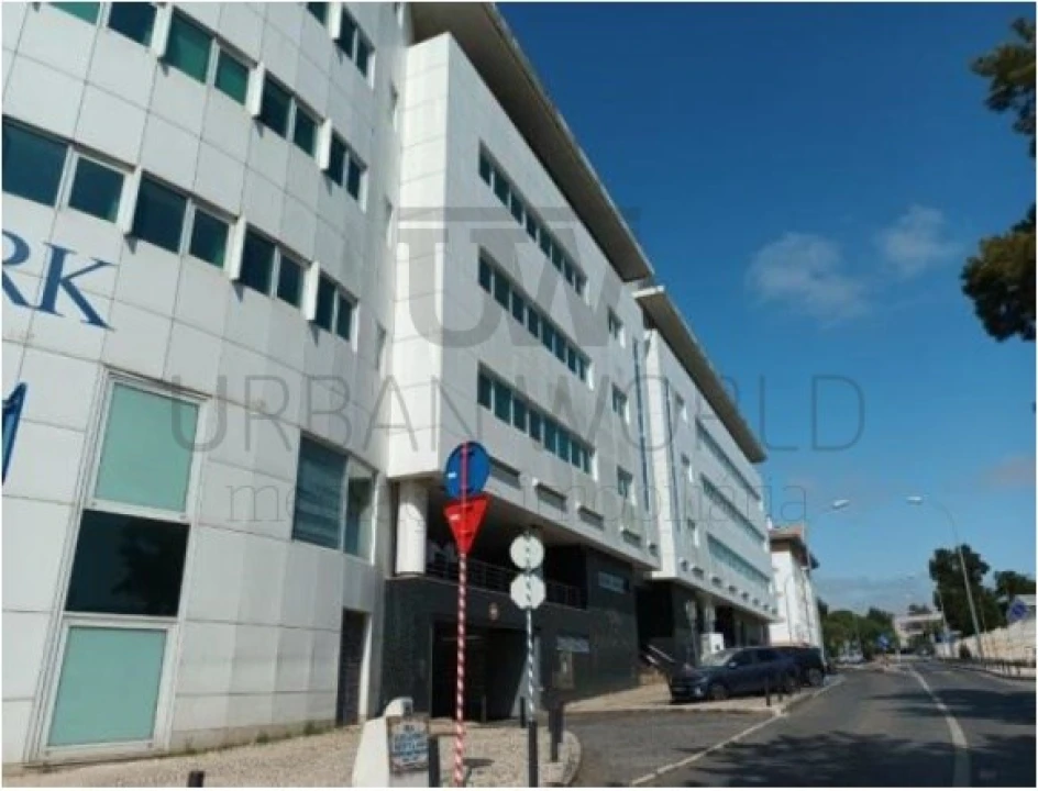 Prédio para Venda em Algés, Linda-A-Velha e Cruz Quebrada-Dafundo Foto 2