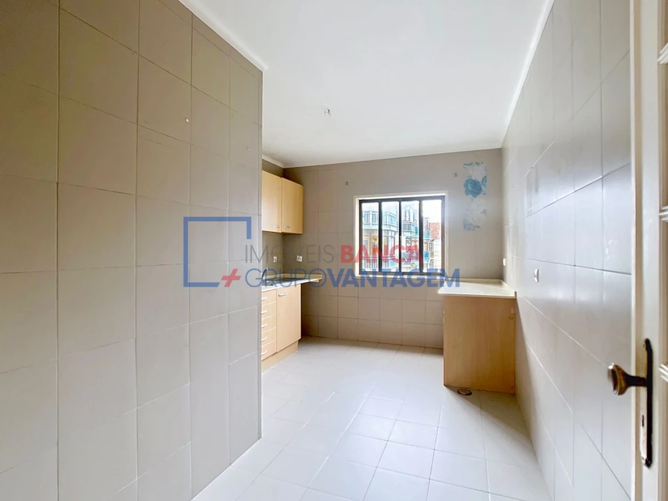 Apartamento T2 para Venda em Algueirão-Mem Martins Foto 18