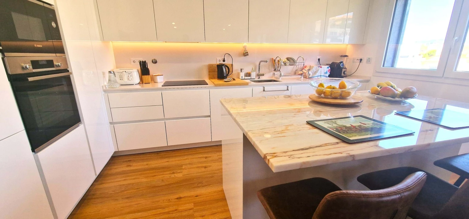 Apartamento T3 para Venda em Alcabideche Foto 1