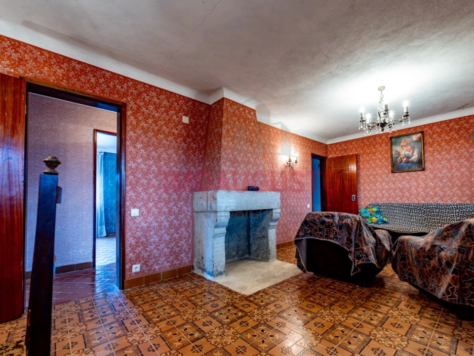 Moradia T5 para Venda em Vascoveiro Foto 5