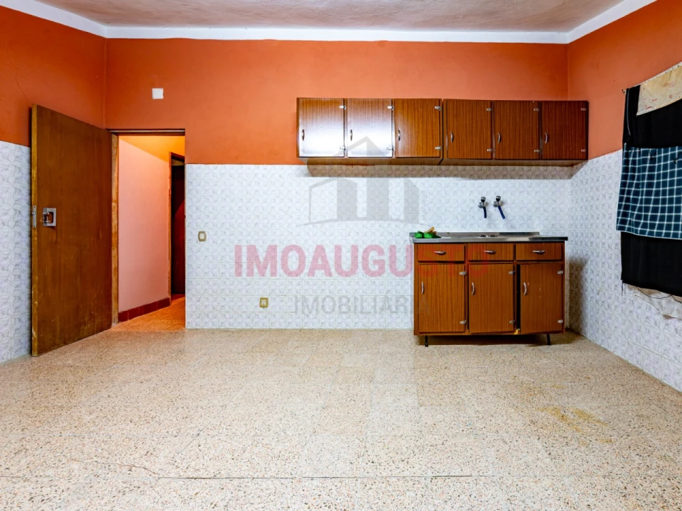 Moradia T5 para Venda em Vascoveiro Foto 11