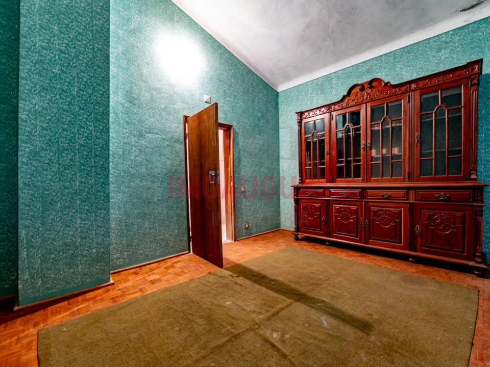 Moradia T5 para Venda em Vascoveiro Foto 12