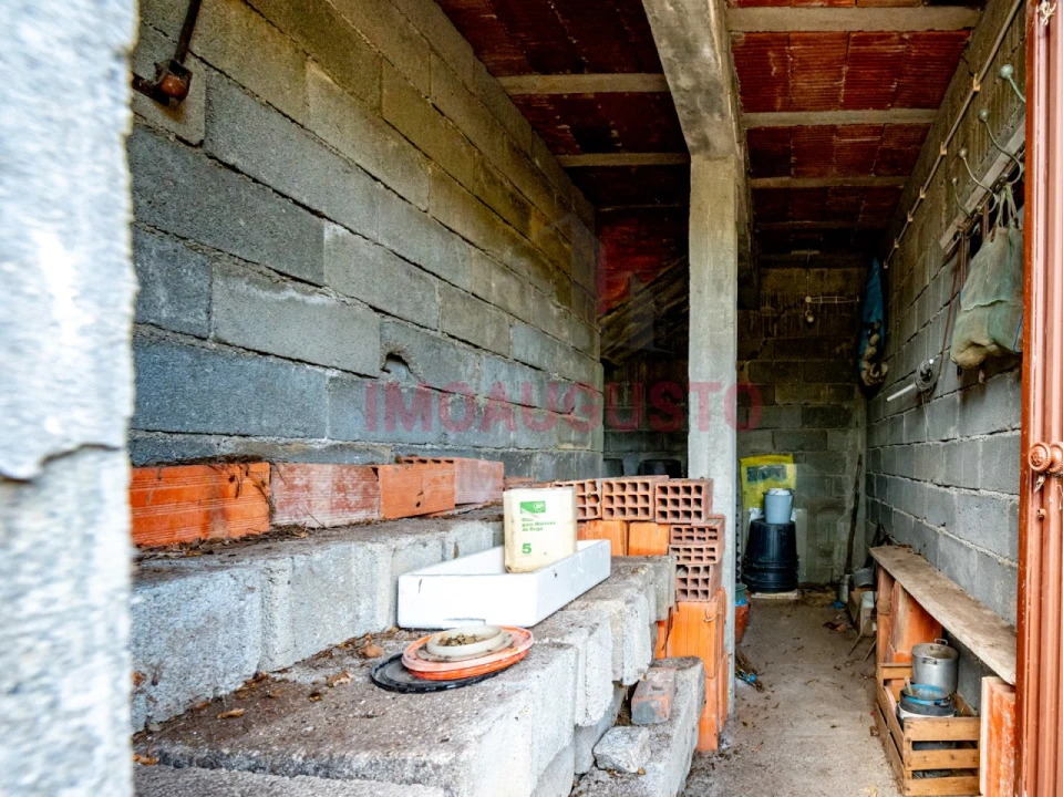 Moradia T5 para Venda em Vascoveiro Foto 16