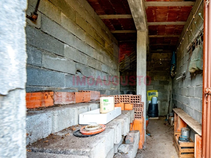 Moradia T5 para Venda em Vascoveiro Foto 16