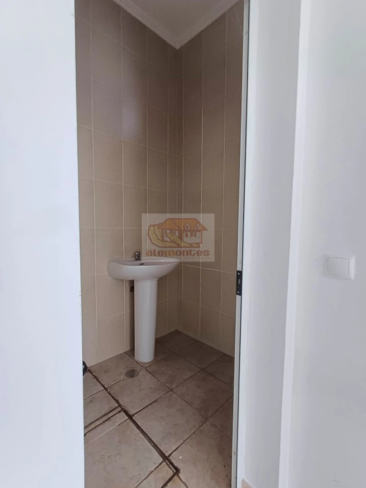 Loja para Arrendamento em Grândola e Santa Margarida da Serra Foto 5