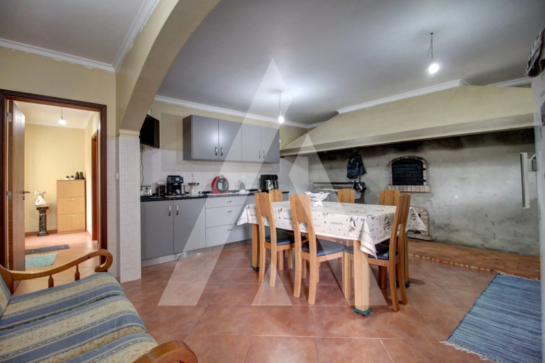 Moradia T4 para Venda em Avelãs de Cima Foto 7