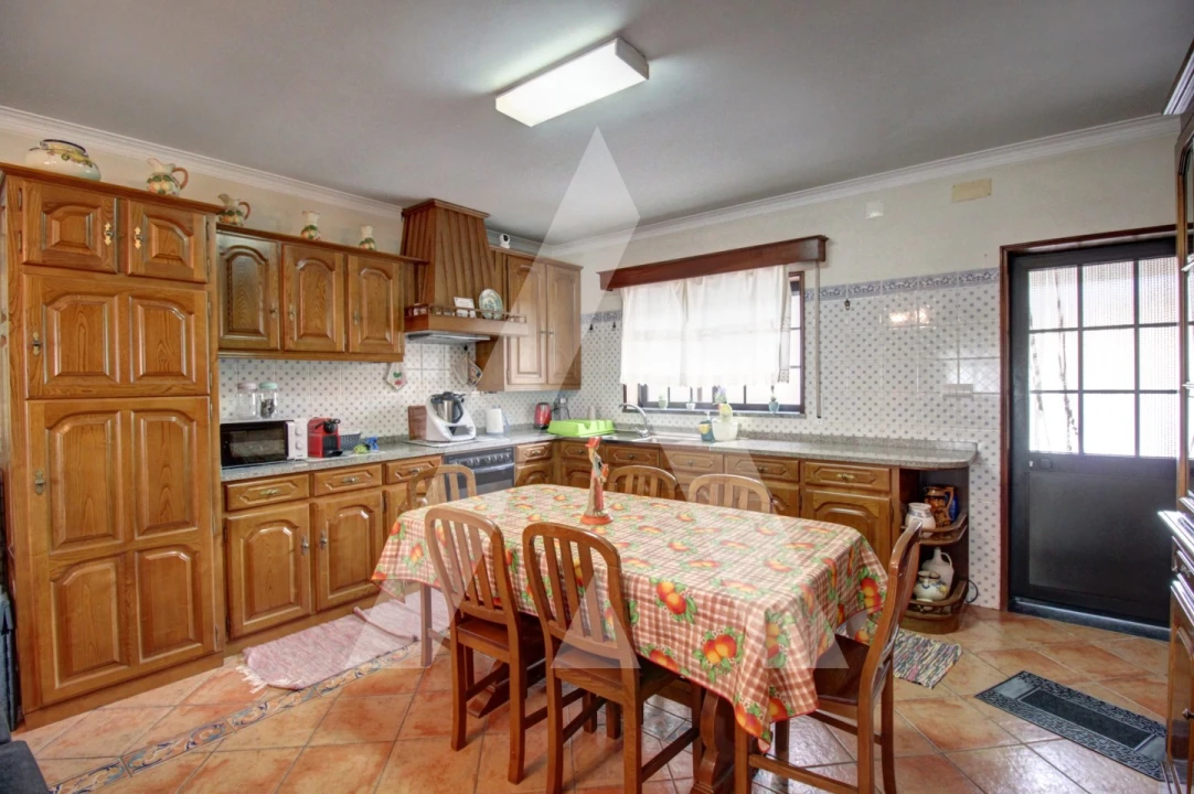 Moradia T4 para Venda em Avelãs de Cima Foto 5