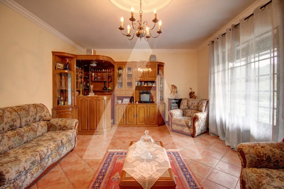 Moradia T4 para Venda em Avelãs de Cima Foto 13