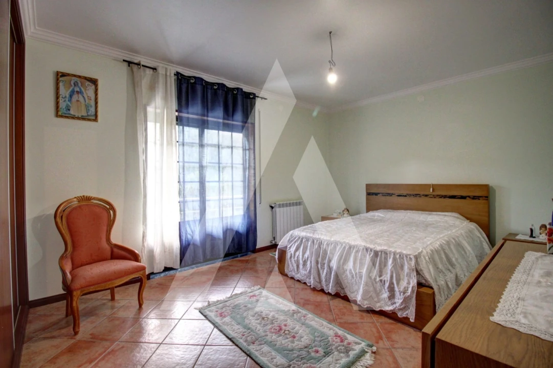 Moradia T4 para Venda em Avelãs de Cima Foto 19