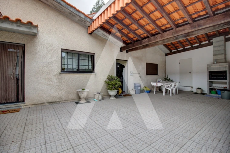 Moradia T4 para Venda em Avelãs de Cima Foto 32
