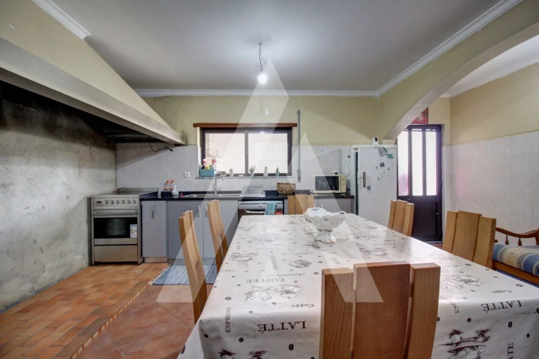 Moradia T4 para Venda em Avelãs de Cima Foto 8