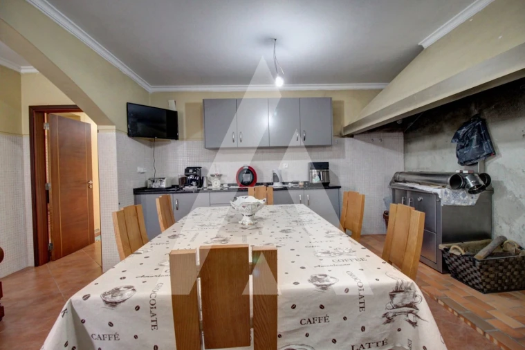 Moradia T4 para Venda em Avelãs de Cima Foto 9