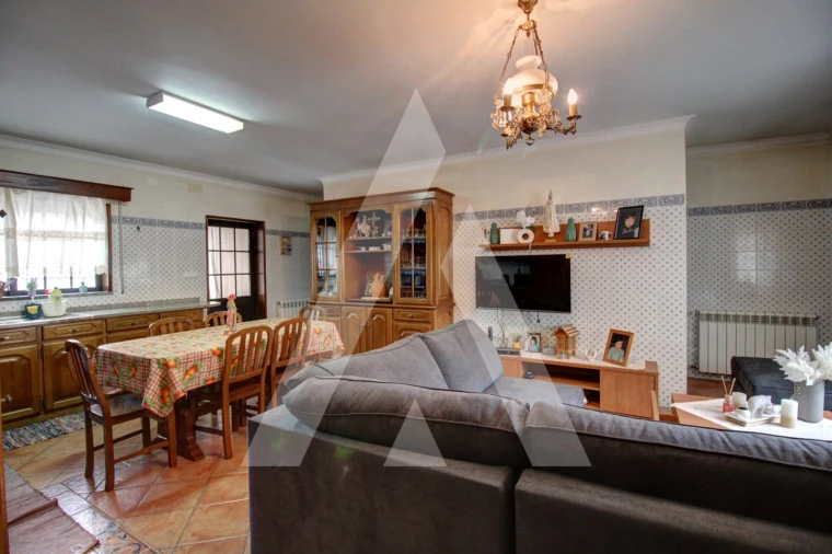 Moradia T4 para Venda em Avelãs de Cima Foto 1