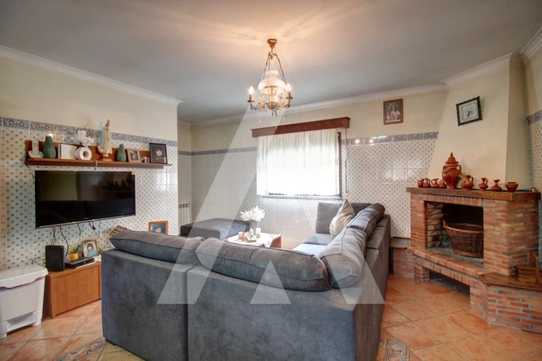 Moradia T4 para Venda em Avelãs de Cima Foto 2