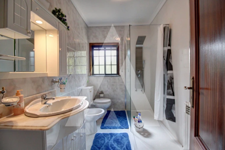 Moradia T4 para Venda em Avelãs de Cima Foto 22