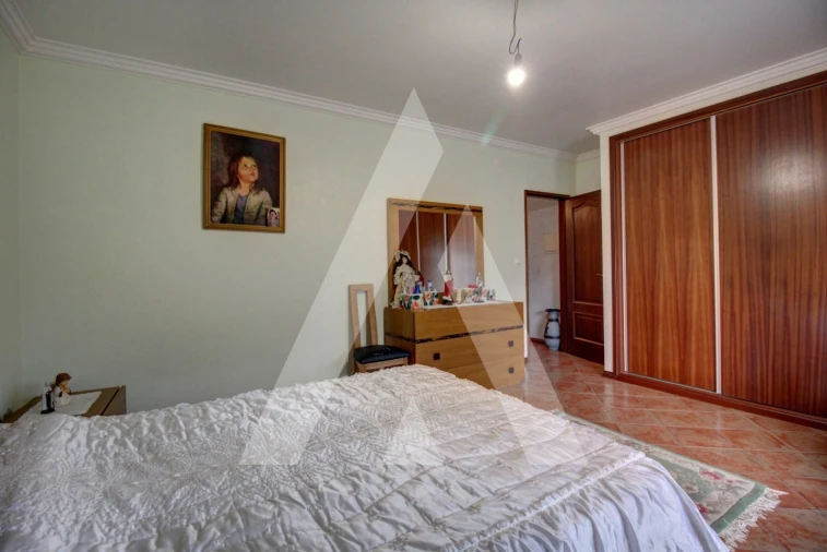 Moradia T4 para Venda em Avelãs de Cima Foto 18