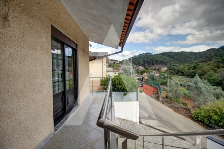 Moradia T4 para Venda em Avelãs de Cima Foto 33