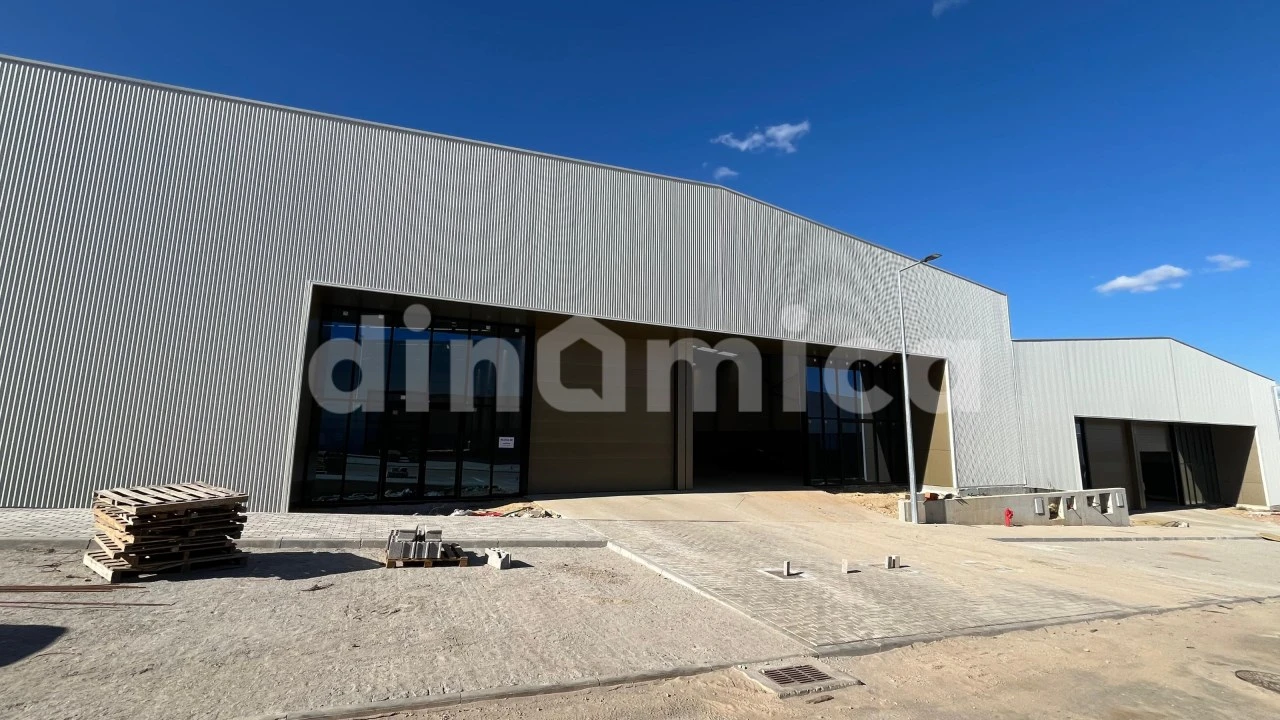 Armazém para Arrendamento em Ribeirão Foto 1