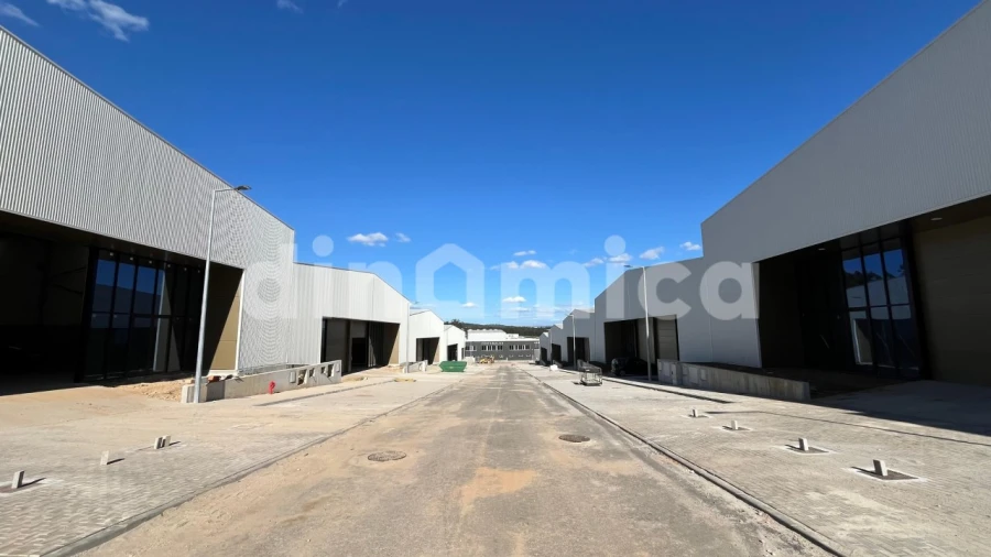 Armazém para Arrendamento em Ribeirão Foto 2