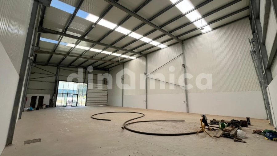 Armazém para Arrendamento em Ribeirão Foto 7