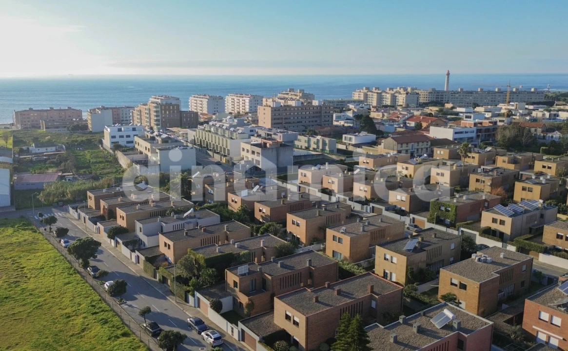 Moradia T4 para Venda em Matosinhos e Leça da Palmeira Foto 2