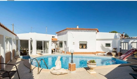 Moradia T9 para Venda em Vila de Sagres
