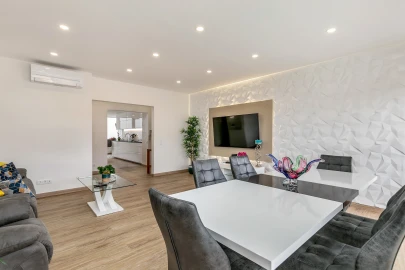Apartamento T3 para Venda em Lagos (São Sebastião e Santa Maria)
