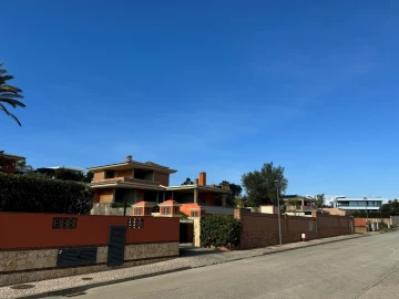 Moradia T4 para Venda em Lagos (São Sebastião e Santa Maria)