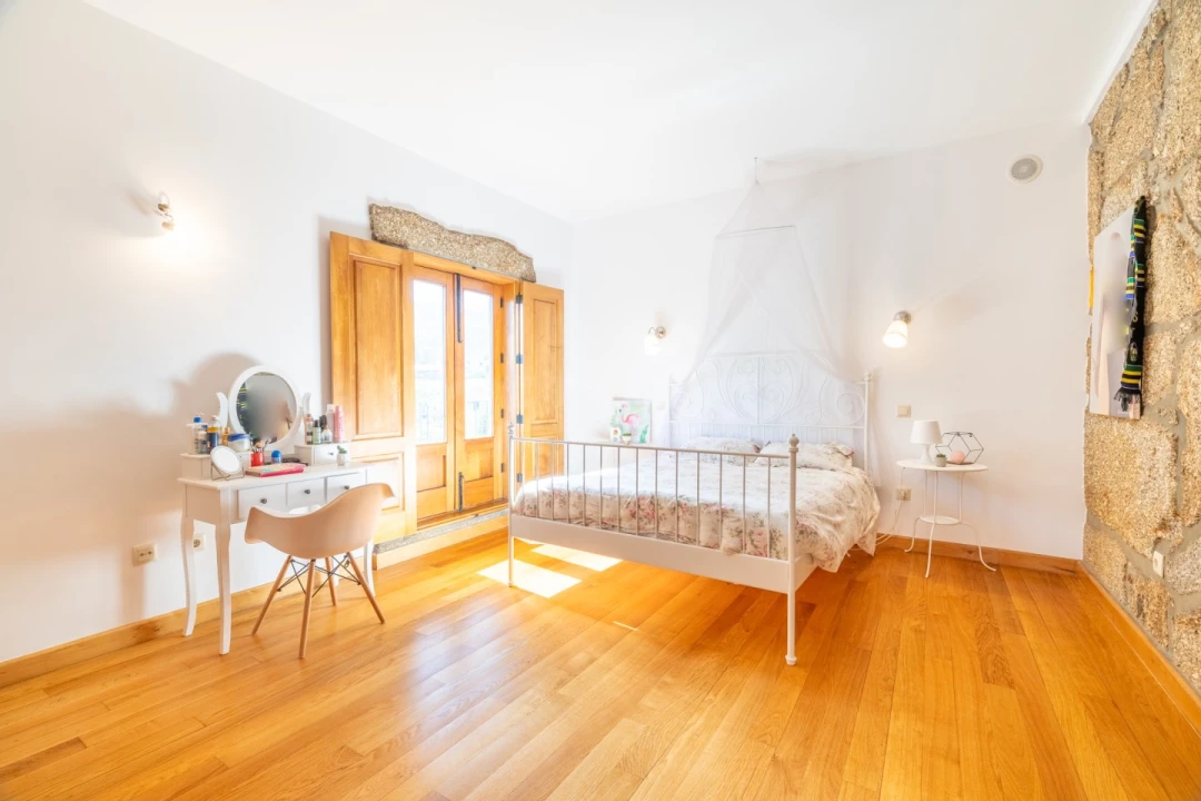 Moradia T5 para Arrendamento em Vale (São Cosme), Telhado e Portela Foto 25