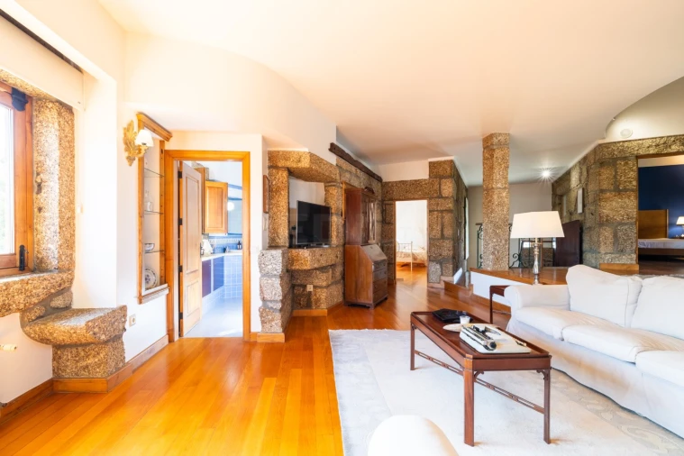 Moradia T5 para Arrendamento em Vale (São Cosme), Telhado e Portela Foto 19