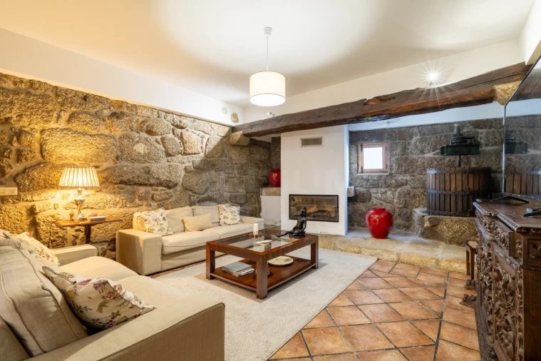 Moradia T5 para Arrendamento em Vale (São Cosme), Telhado e Portela Foto 31