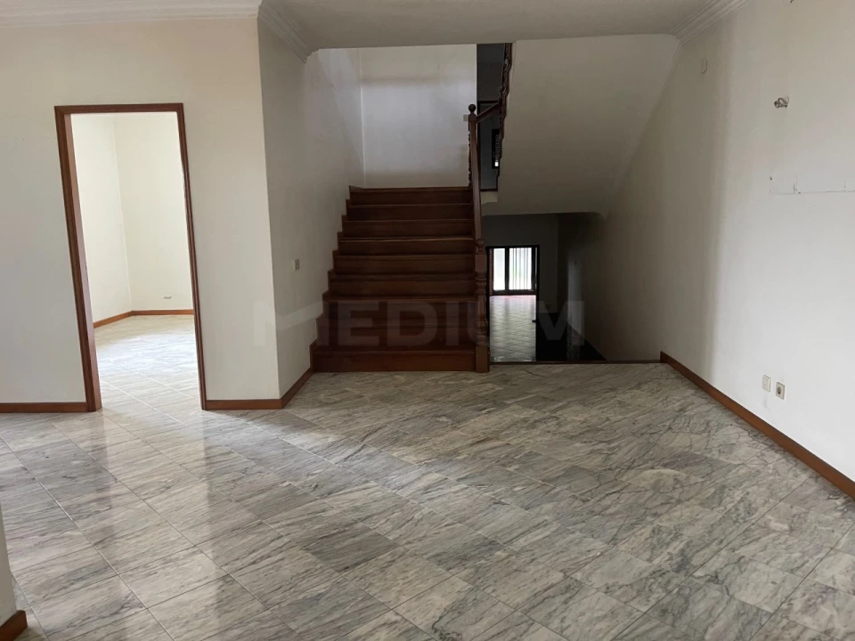 Moradia T5 para Venda em Ruivães e Novais Foto 10