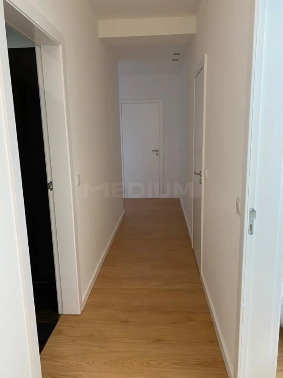 Apartamento T5 para Venda em Antas e Abade de Vermoim Foto 5