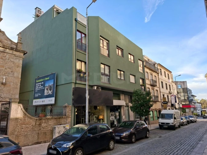 Apartamento T5 para Venda em Antas e Abade de Vermoim Foto 1