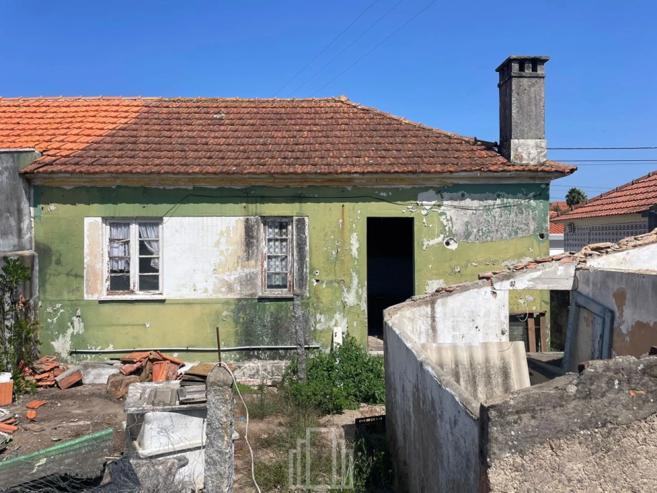 Moradia T2 para Venda em Paços de Brandão Foto 1