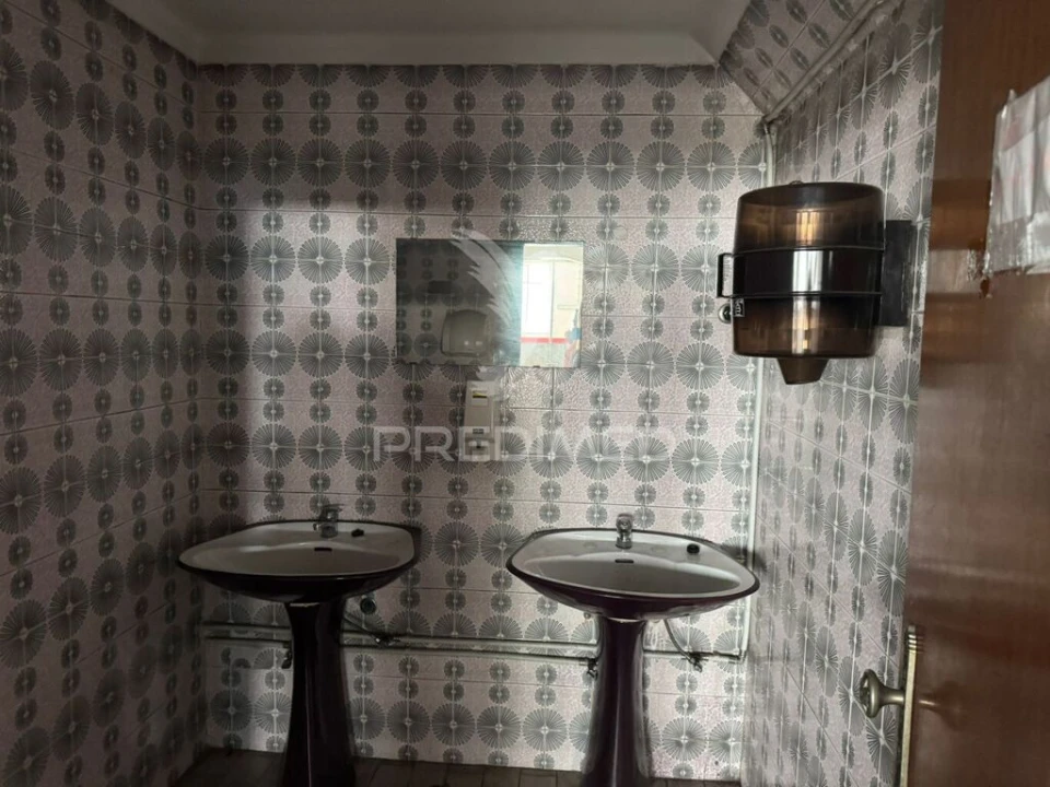 Armazém para Venda em Amora Foto 5