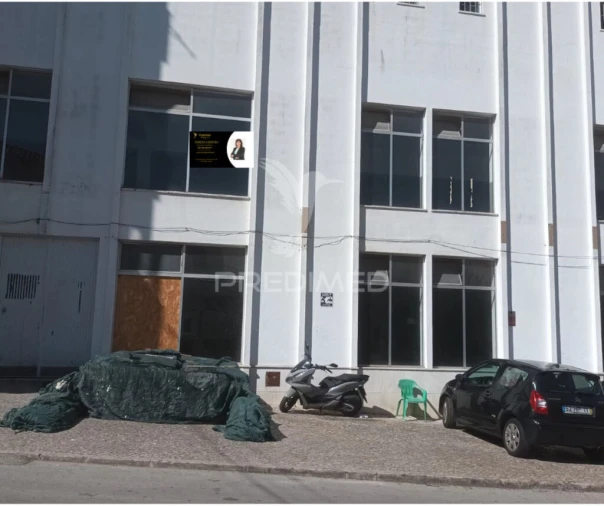 Armazém para Venda em Amora Foto 1