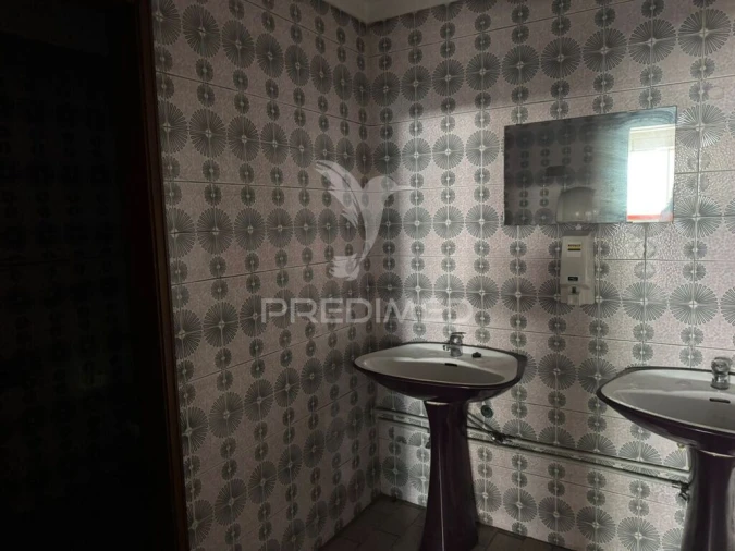 Armazém para Venda em Amora Foto 3