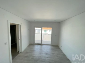 Moradia T5 para Venda em Corroios