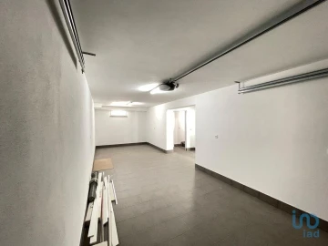 Moradia T5 para Venda em Corroios