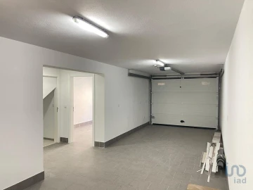 Moradia T5 para Venda em Corroios