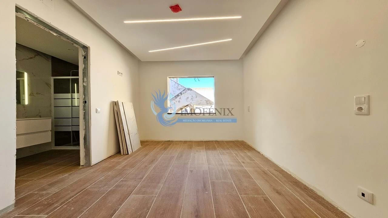 Negócio para Venda em Faro (Sé e São Pedro) Foto 4