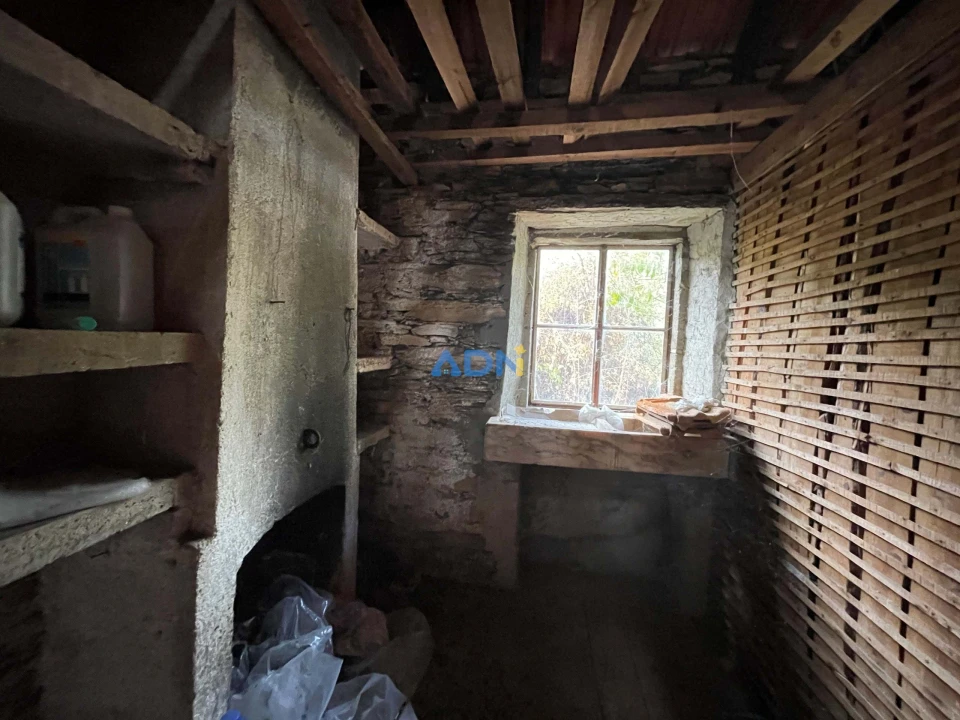 Moradia T4 para Venda em Almaceda Foto 10