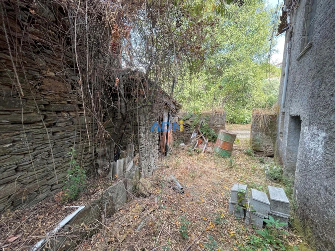 Moradia T4 para Venda em Almaceda Foto 12