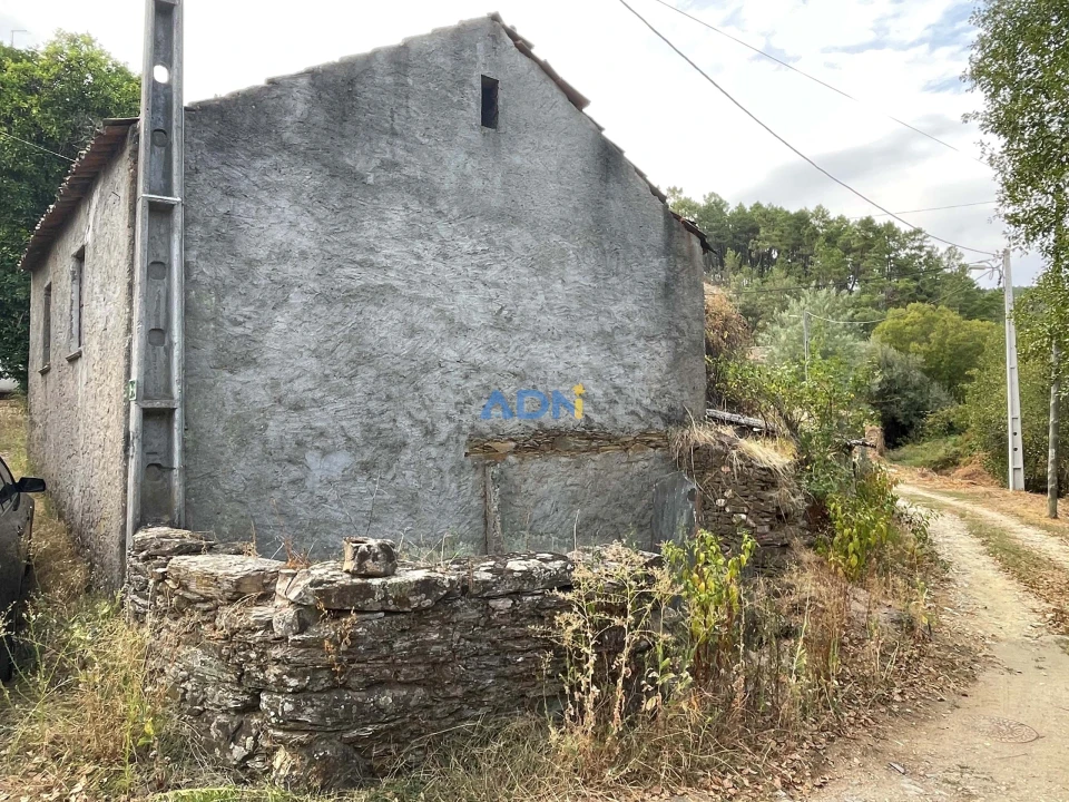 Moradia T4 para Venda em Almaceda Foto 20