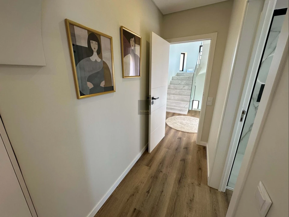 Moradia T4 para Venda em Quarteira Foto 34