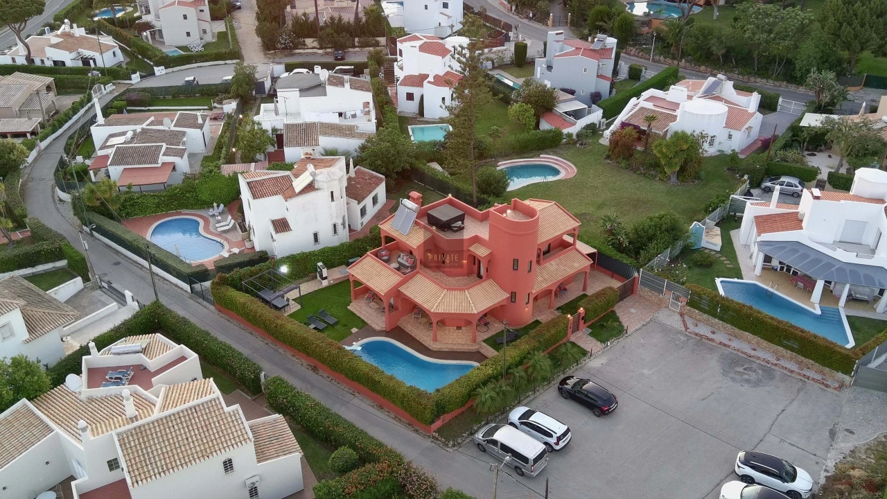 Moradia T4 para Venda em Quarteira Foto 134