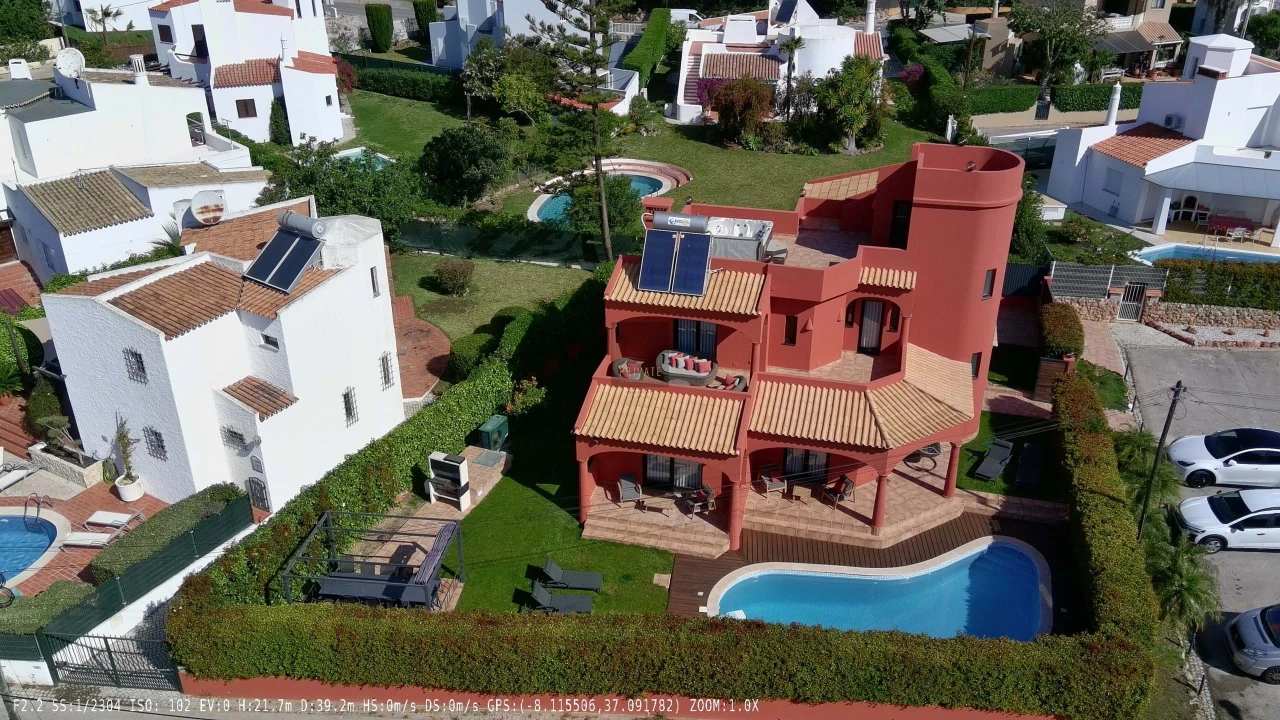 Moradia T4 para Venda em Quarteira Foto 110