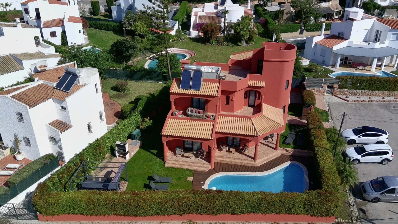 Moradia T4 para Venda em Quarteira Foto 111