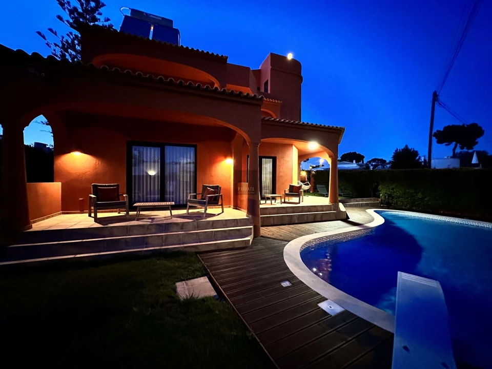 Moradia T4 para Venda em Quarteira Foto 101